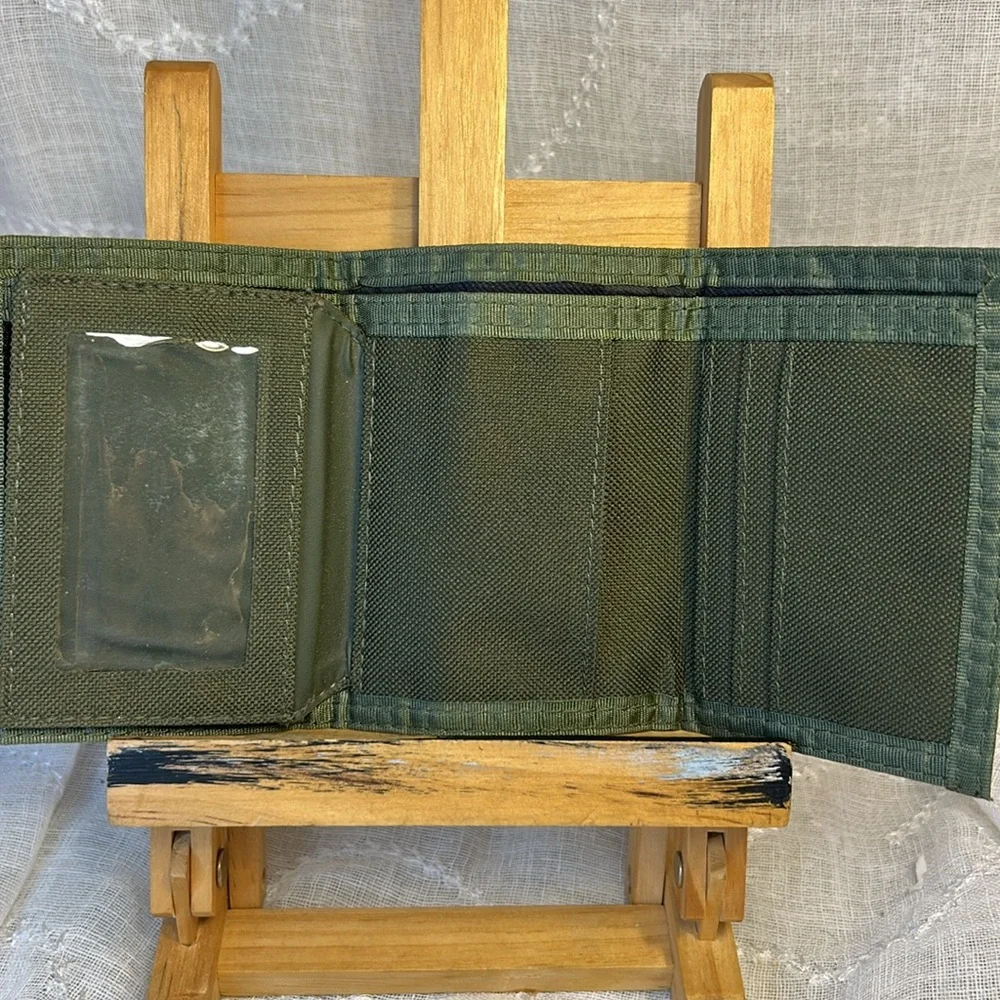 NWOT trifold wallet